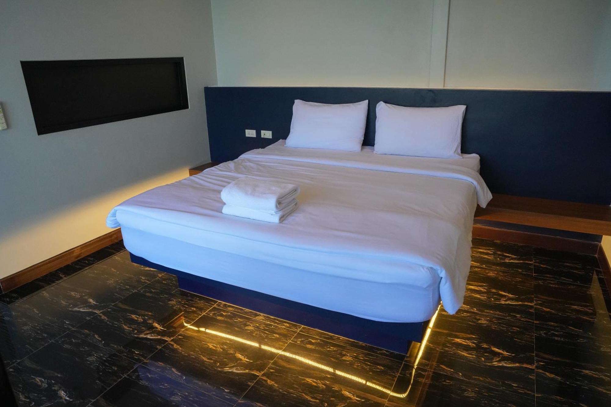 Skyline Resort Ban Khlong Lat Bua Khao Εξωτερικό φωτογραφία
